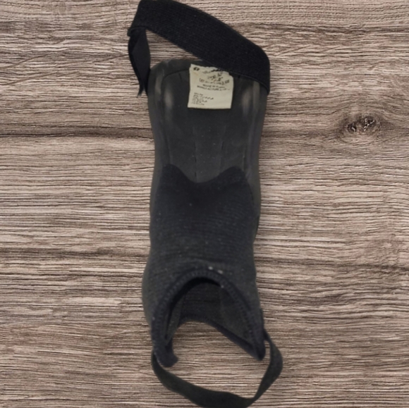 YOUTH LOTTO SOCCER SHIN GUARDS - Picture 6 of 7